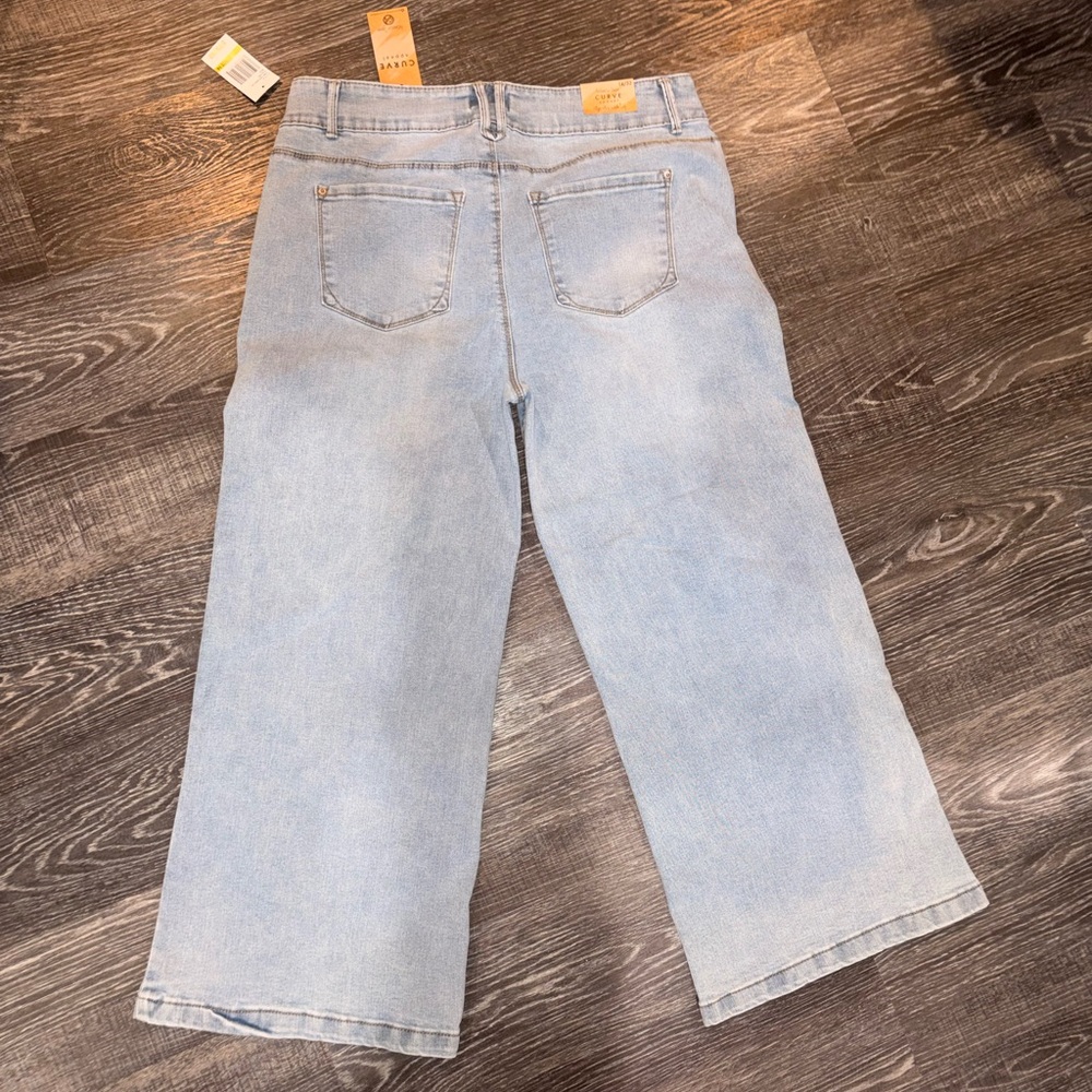 Women's Light Blue Jeans - Picture 2 of 2